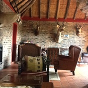 Bar & Lounge 